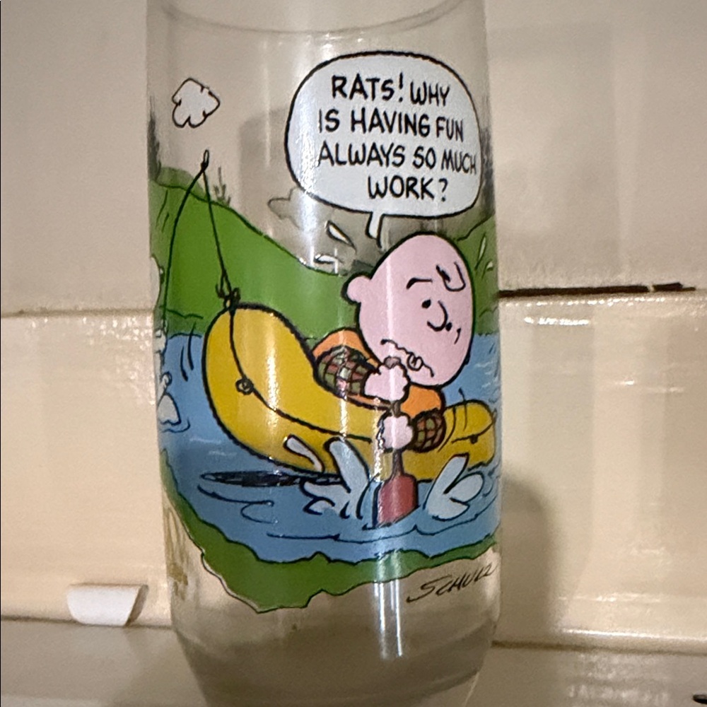 Charlie Brown Peanuts Cartoon Glass - Yellow & Green Design